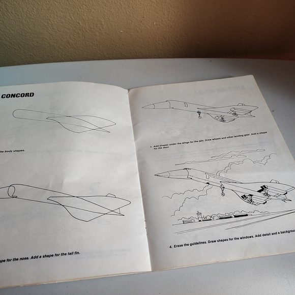 How To Draw Lot Of 5 Assorted Books -Cartooning, Airplanes, Horses & Animals - Picture 5 of 11